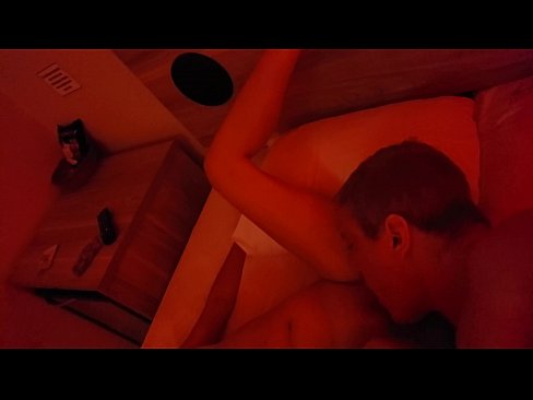 ❤️ Lízanie mojej mokrej kundičky. ❤️ Porno video na nás