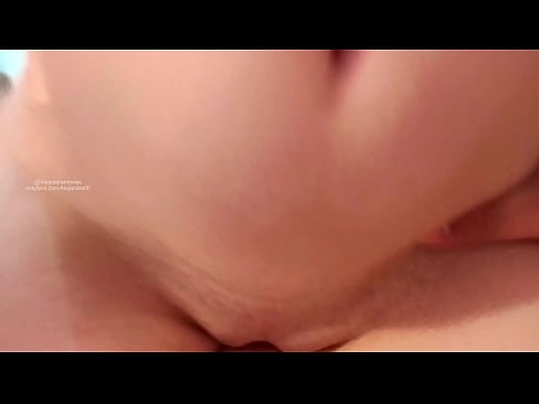 ❤️ Spím v izbe svojej sestry a tak som sa zobudila ❤️ Porno video na nás