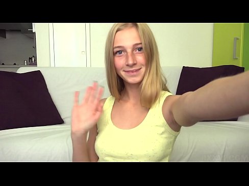 ❤️ Keď sa nudím, lenivo si masturbujem svoju ružovú kundičku ❤️ Porno video na nás