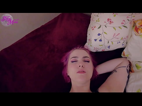 ❤️ Šuchtavá spolužiačka požiadala, aby sme s ňou mohli vynechať OBG, a tak sme šukali bez kondómu ❤️ Porno video na nás